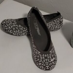 Puma Women's Gray Animal Print Flats